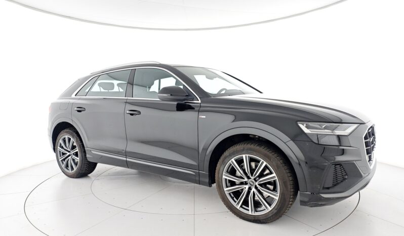 
								Audi Q8 45 TDI quattro tiptronic Sport full									