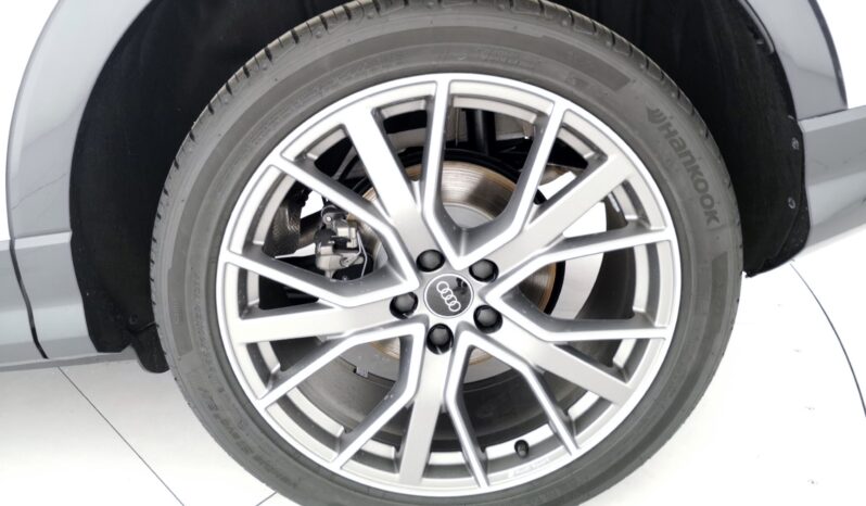 
								Audi Q3 SPB 35 TDI S tronic Identity Black full									