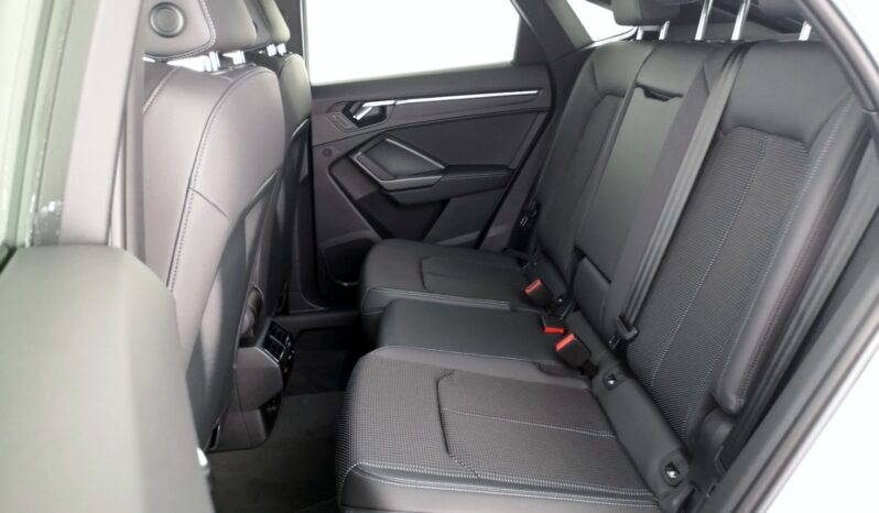 
								Audi Q3 SPB 35 TDI S tronic Identity Black full									