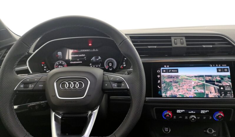 
								Audi Q3 SPB 35 TDI S tronic Identity Black full									