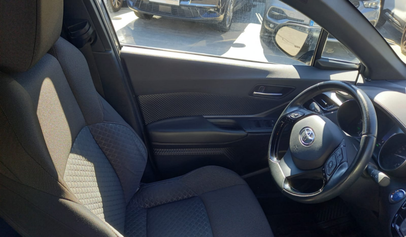 
								Toyota C-HR 1.8 Hybrid ECVT Active full									